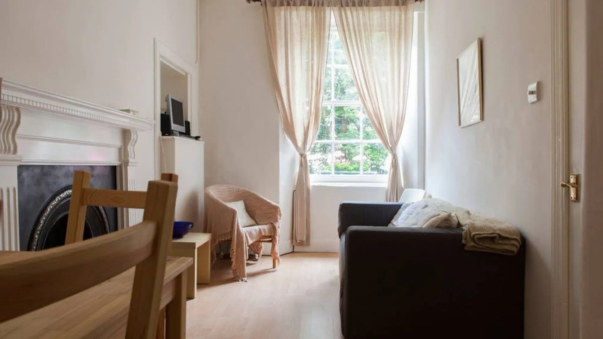 1 Bedroom Flat On St Stephen Street Edinburgh Daire